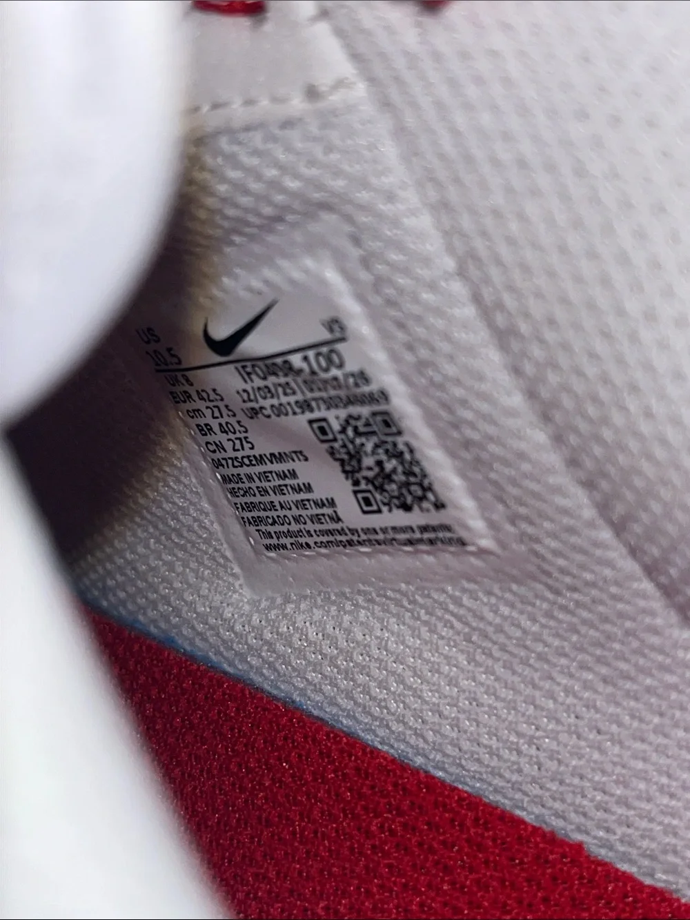 Nike Women’s Low-Top Sneakers in White, Red, and Green